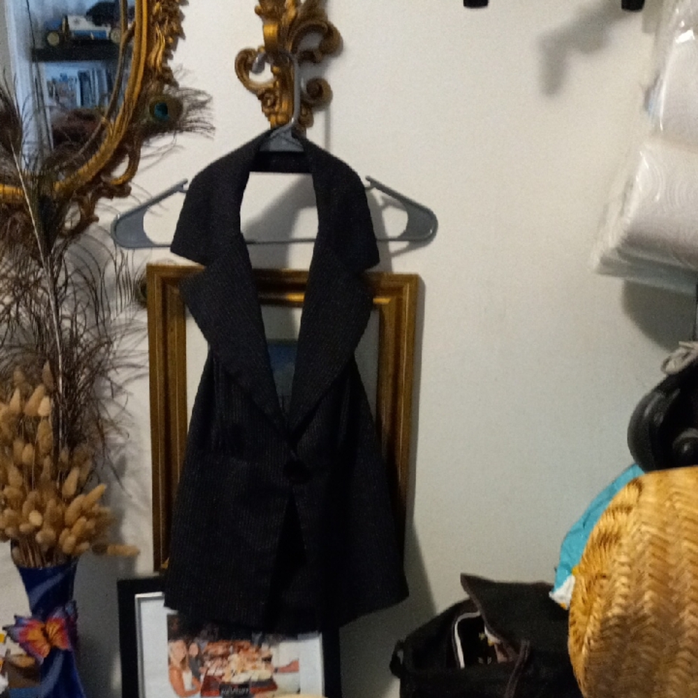 Hybrid & Company Black Garment